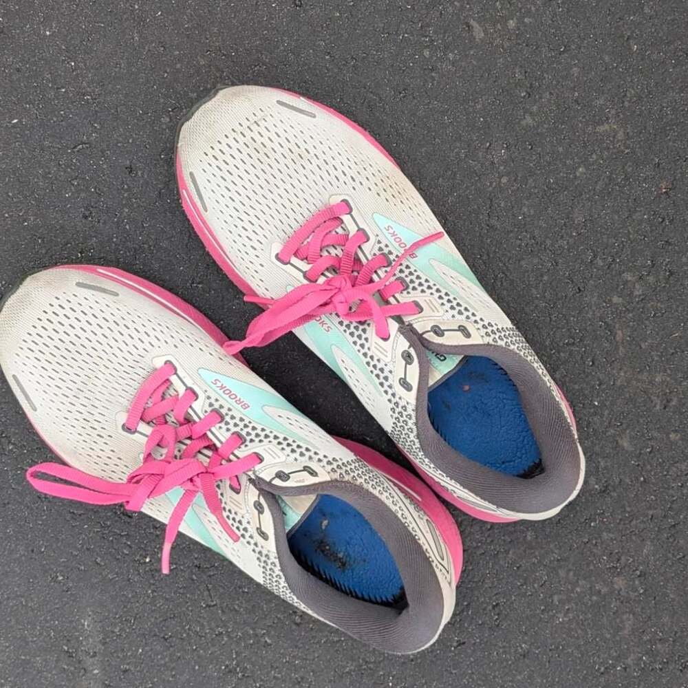 Brooks Ghost 14 Running Shoes White Pink Women's Size 10
